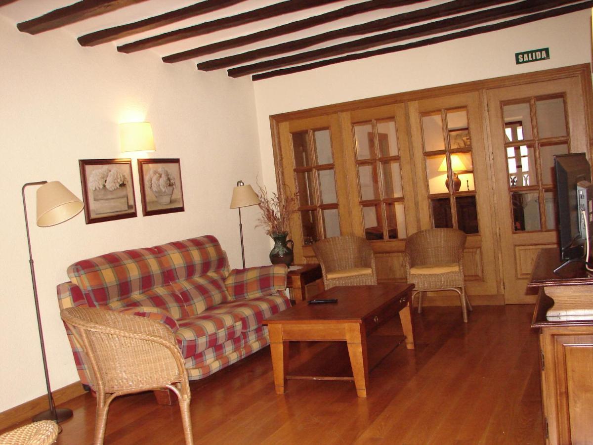 Apartamentos Lazkano I Y II Uharte-Arakil Ngoại thất bức ảnh